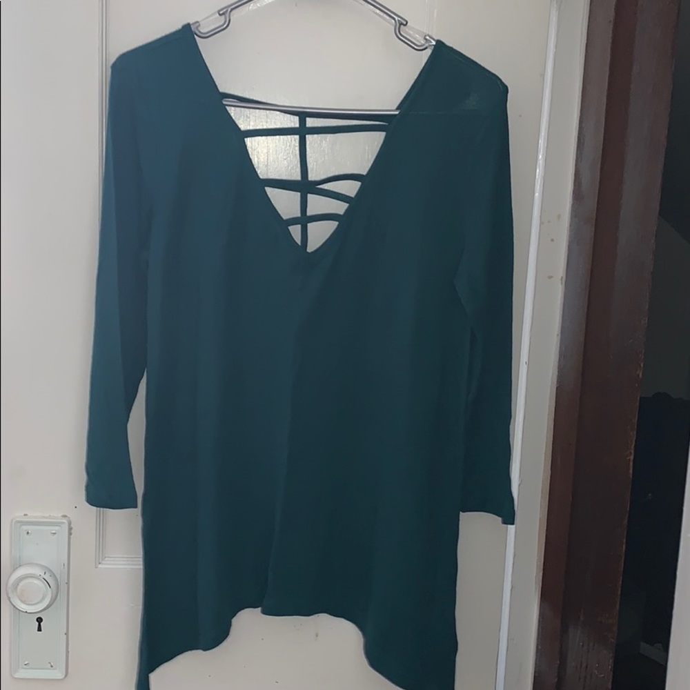 V neck with crisscross design 3/4 sleeved top